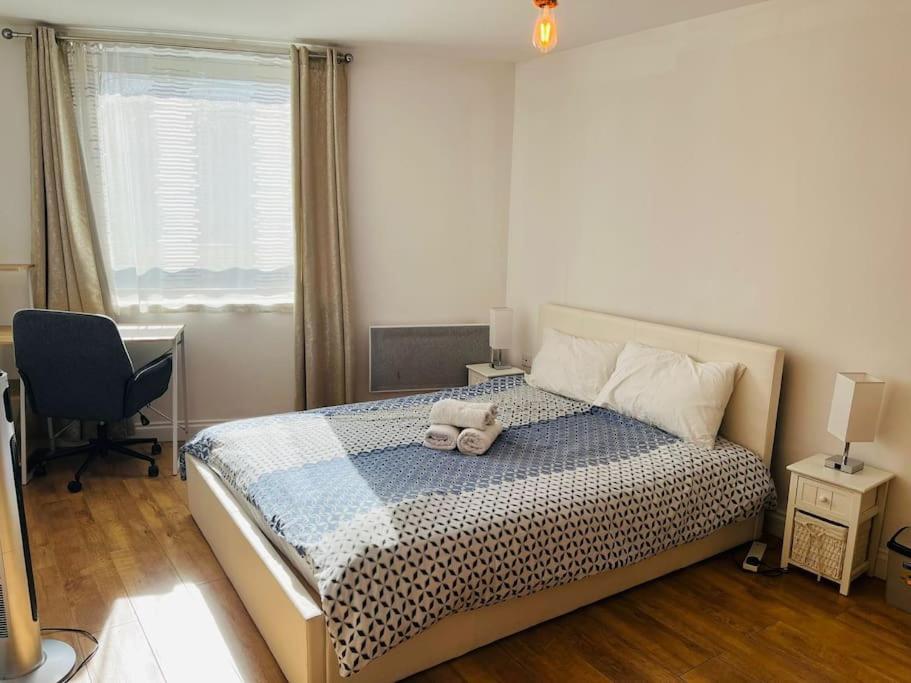 Bright And Calm Apartment - Watford Exterior foto