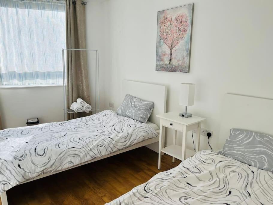 Bright And Calm Apartment - Watford Exterior foto