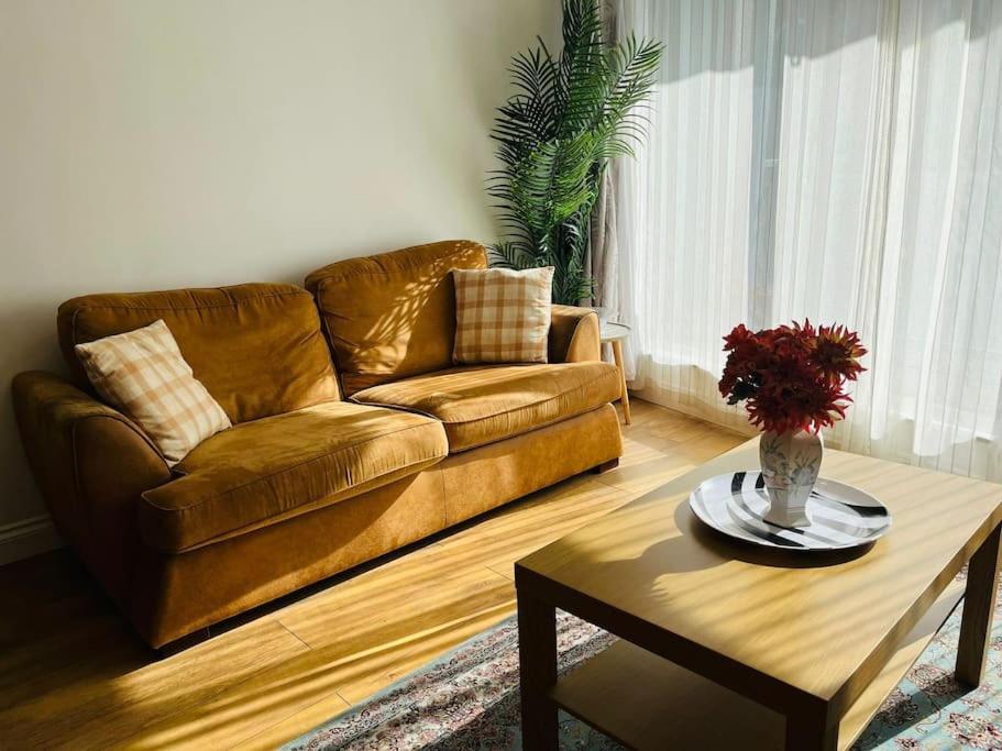 Bright And Calm Apartment - Watford Exterior foto